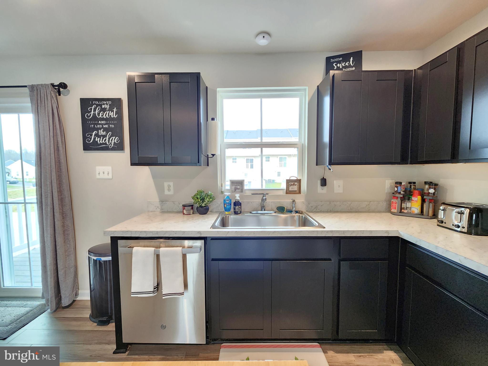 THE LAKES AT MARTINSBURG - Residential Lease