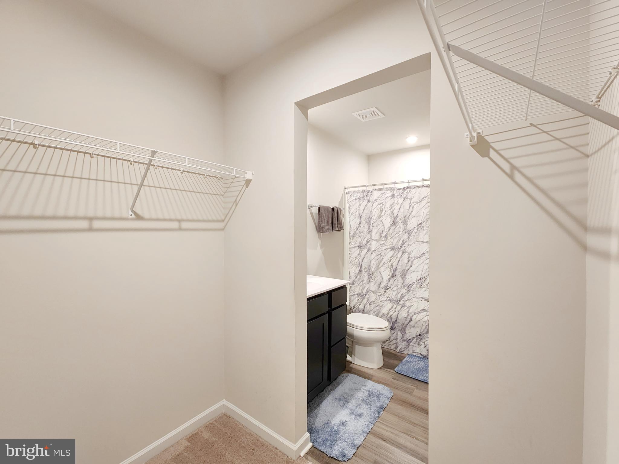 THE LAKES AT MARTINSBURG - Residential Lease