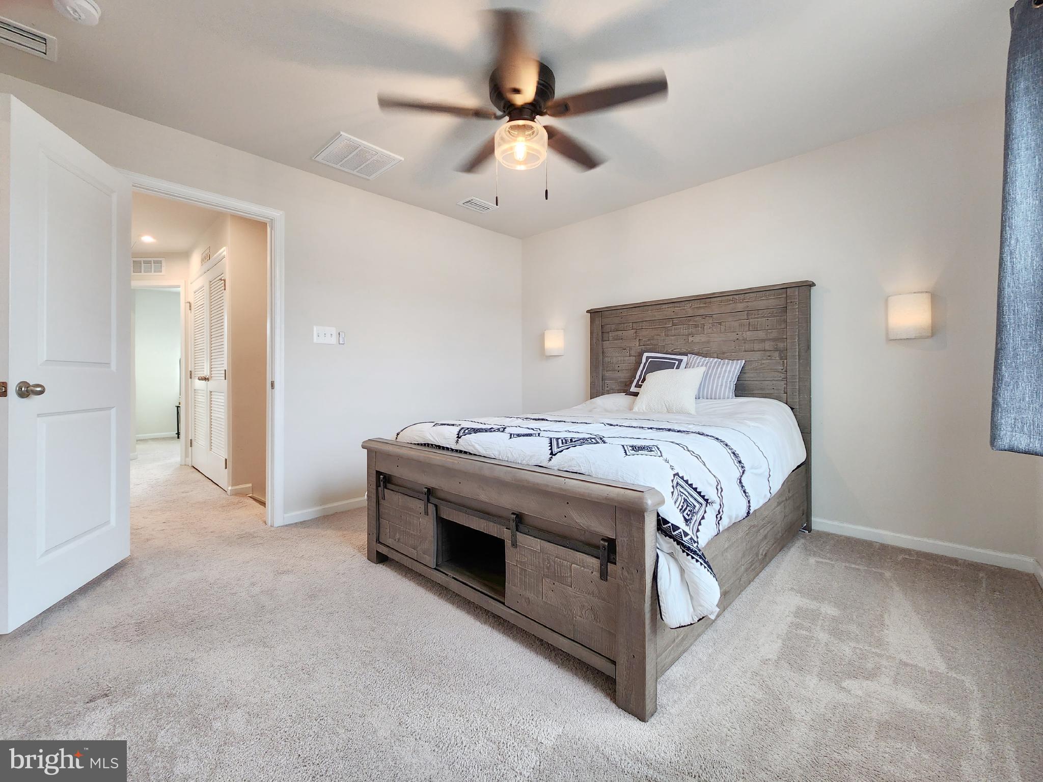 THE LAKES AT MARTINSBURG - Residential Lease