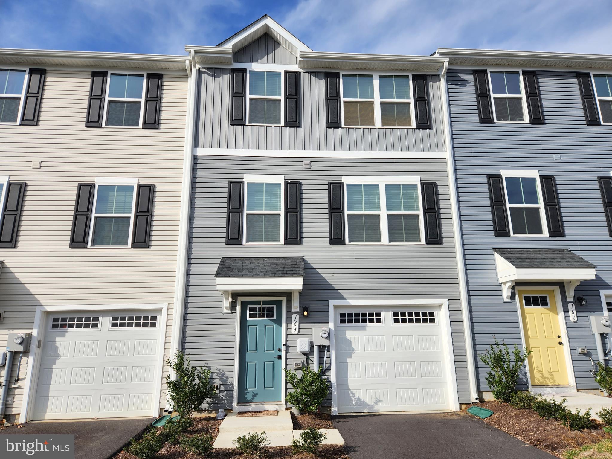 THE LAKES AT MARTINSBURG - Residential Lease