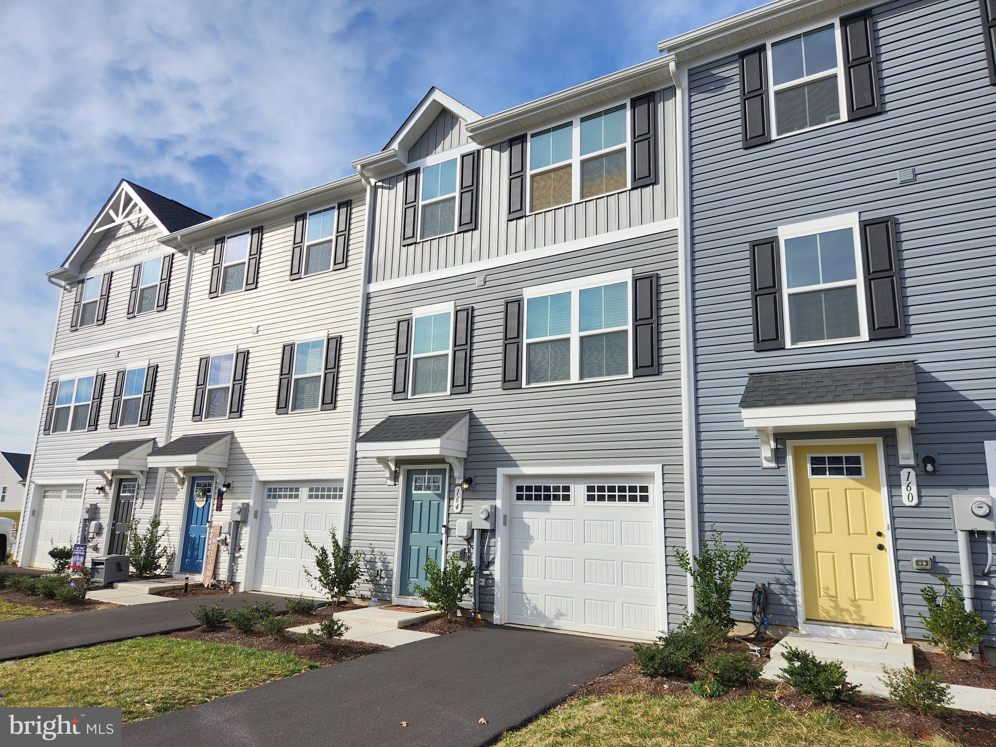 THE LAKES AT MARTINSBURG - Residential Lease