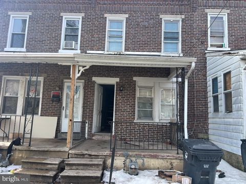 Townhouse For Sale - 120 E 24th Street<br/> WILMINGTON, DE 19802