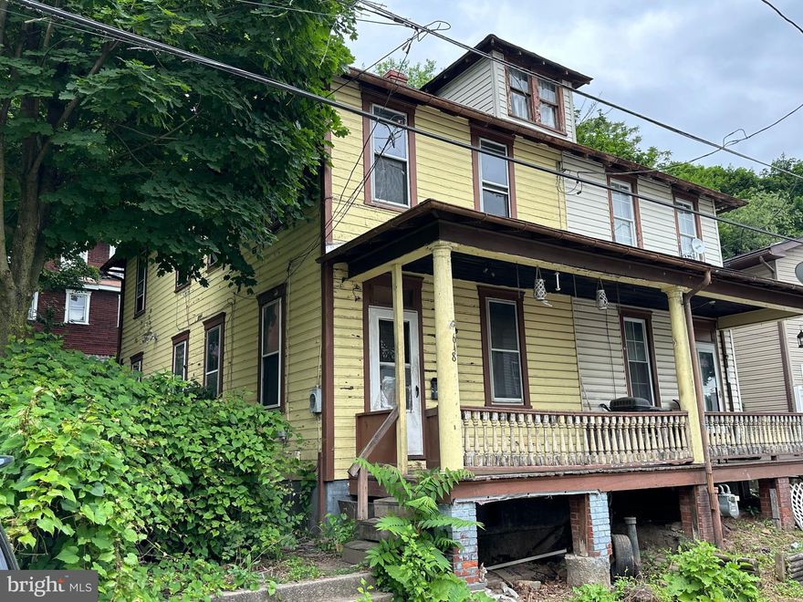 Investors - 3 bedroom, 1 bath semi-detached colonial with reno/flip and reno/rental potential.  Cash only.