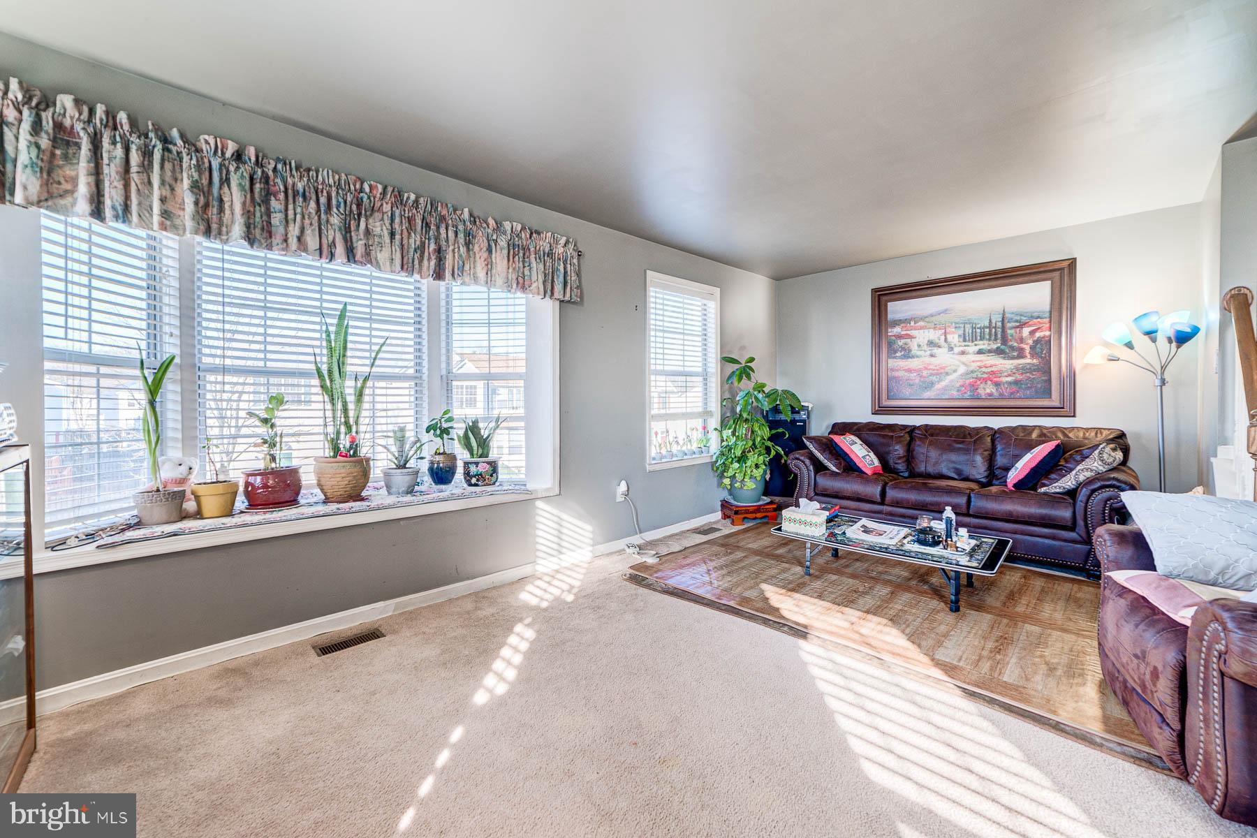 SUNNINGDALE MEADOWS - Residential