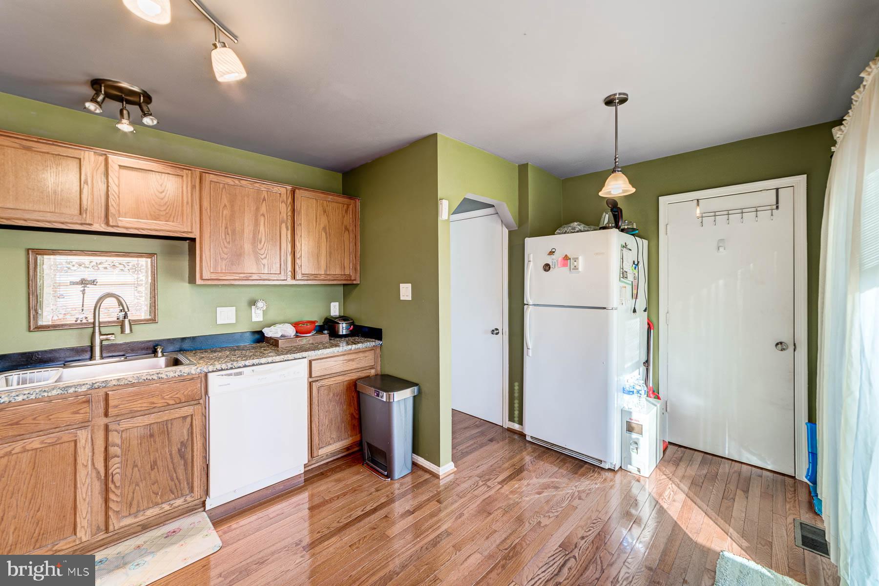 SUNNINGDALE MEADOWS - Residential