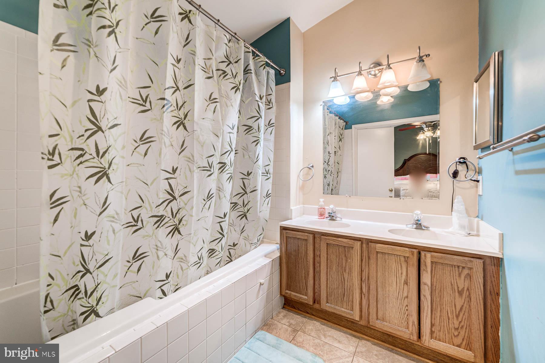 SUNNINGDALE MEADOWS - Residential