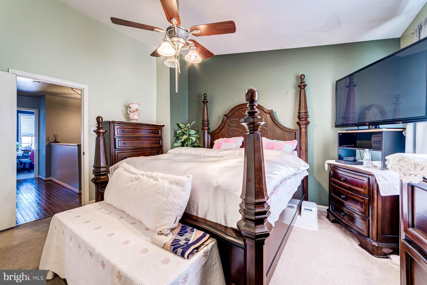 SUNNINGDALE MEADOWS - Residential