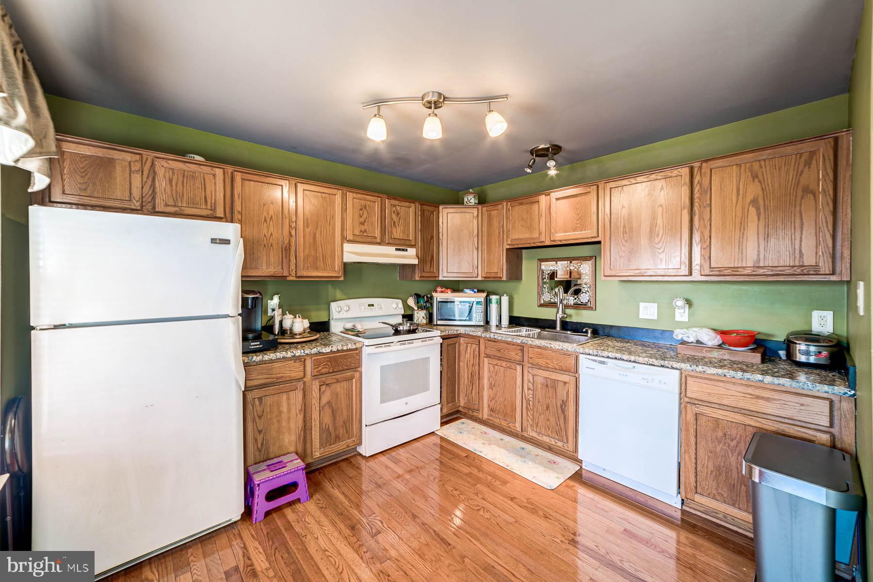 SUNNINGDALE MEADOWS - Residential