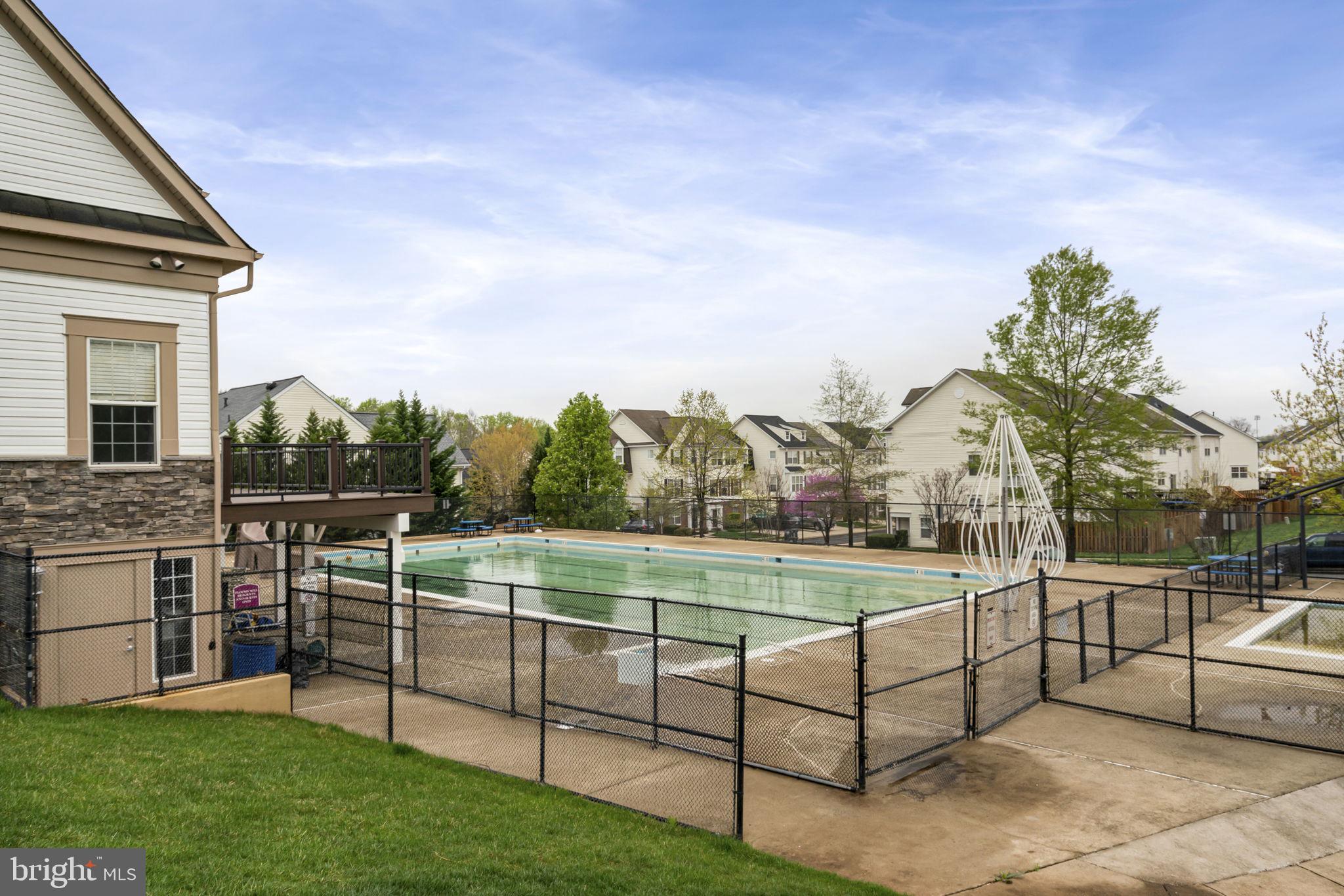 BLOOMS MILL - Residential