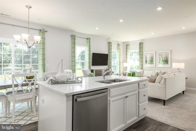 JAMES RUN CARRIAGE HOMES - Residential