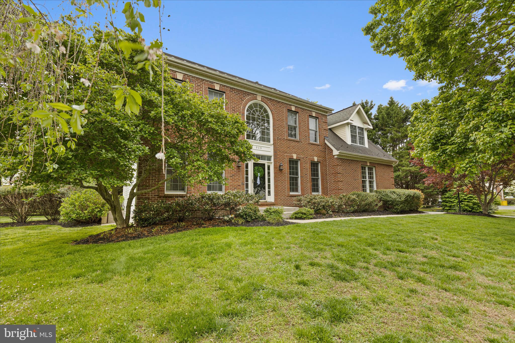 909 WHITE MARLIN WAY