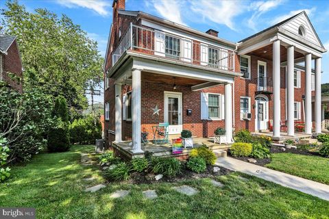 205 ENDLICH AVENUE READING PA 19606