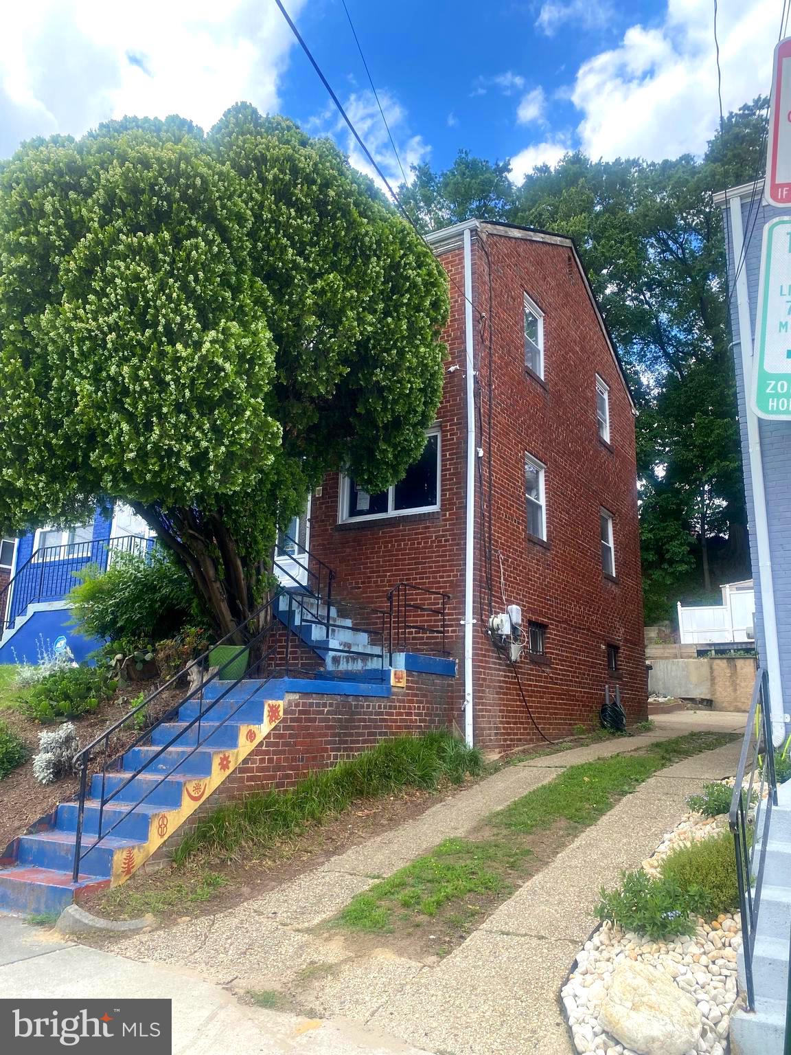41 UNDERWOOD STREET NW