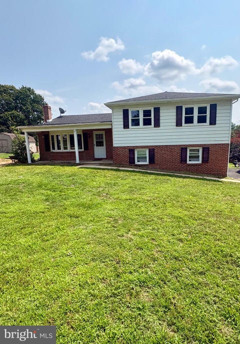 Photo of 439 Valley Road, YORK, PA 17407 (MLS # PAYK2107532)