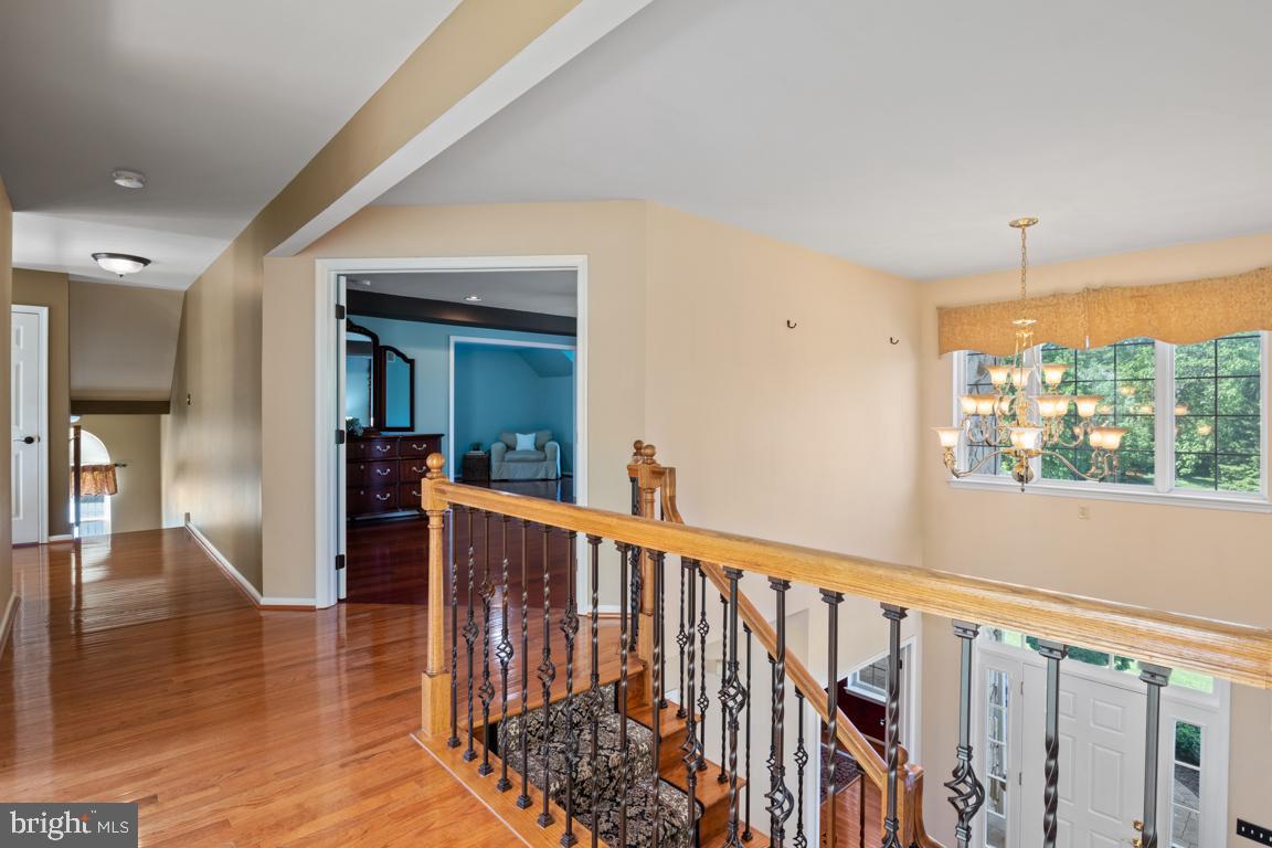 WOODED GLEN - Residential