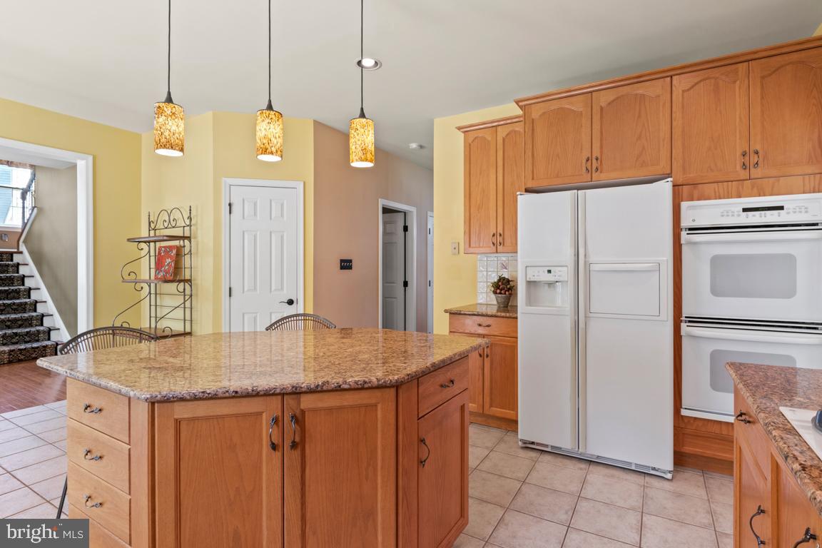 WOODED GLEN - Residential