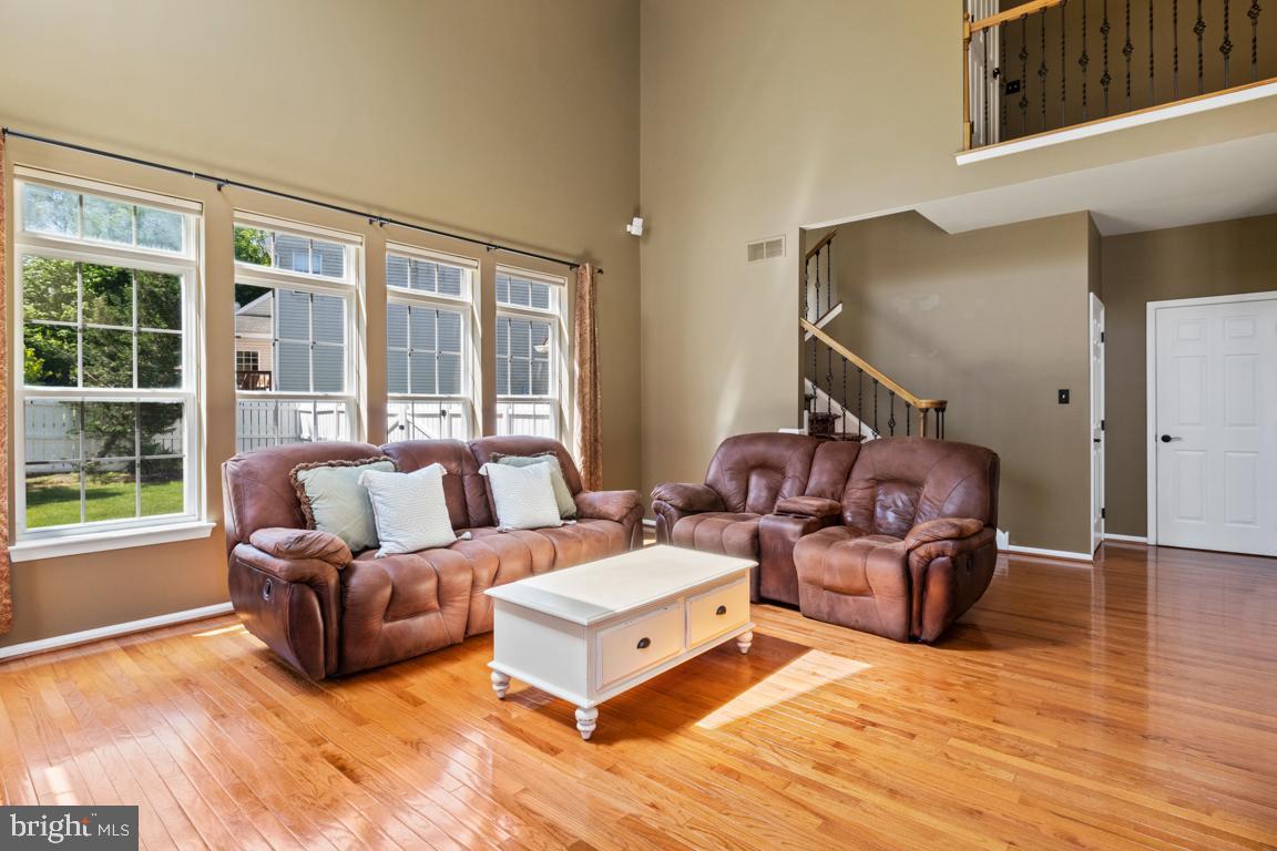 WOODED GLEN - Residential