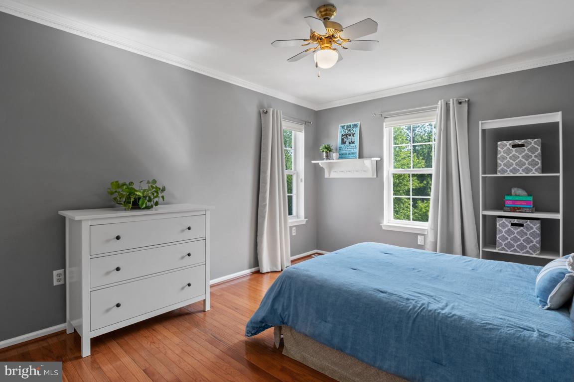 WOODED GLEN - Residential