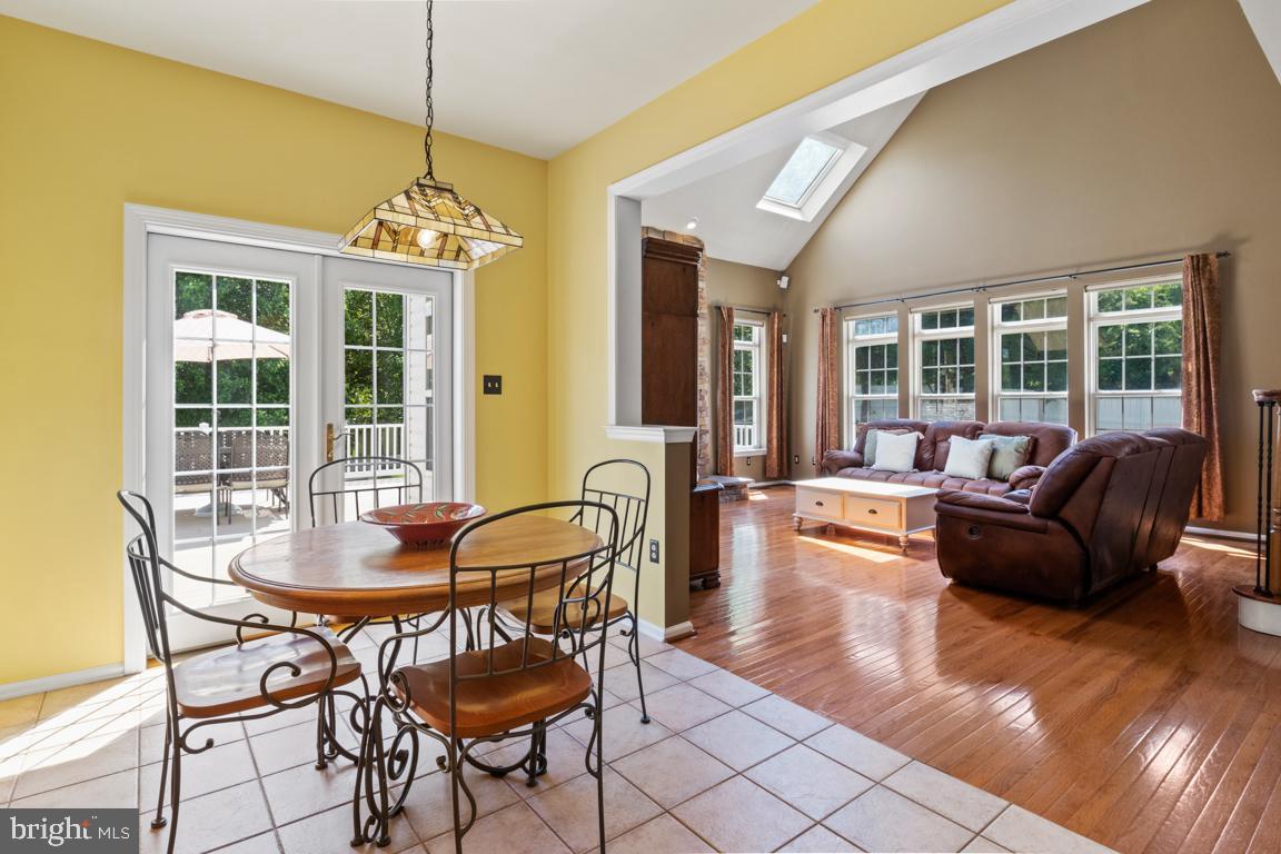 WOODED GLEN - Residential