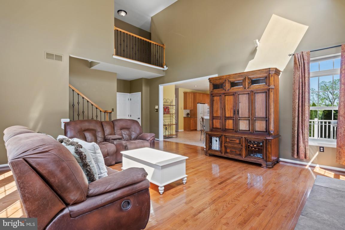 WOODED GLEN - Residential