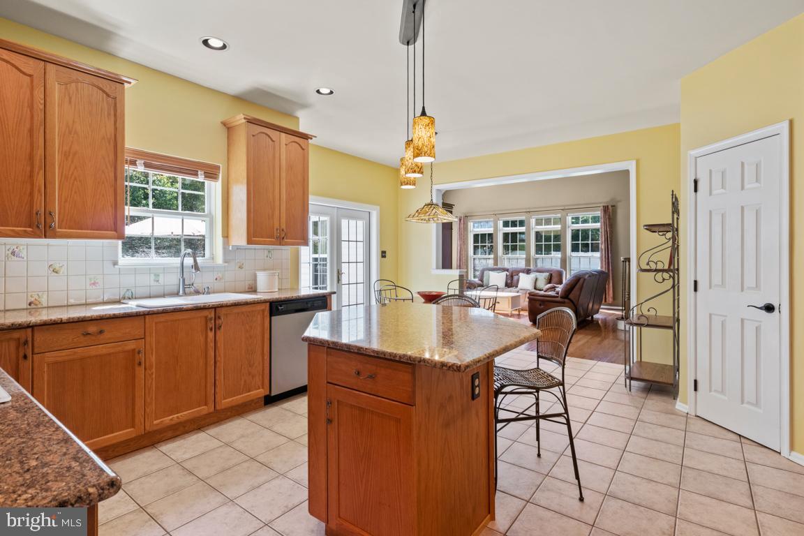 WOODED GLEN - Residential