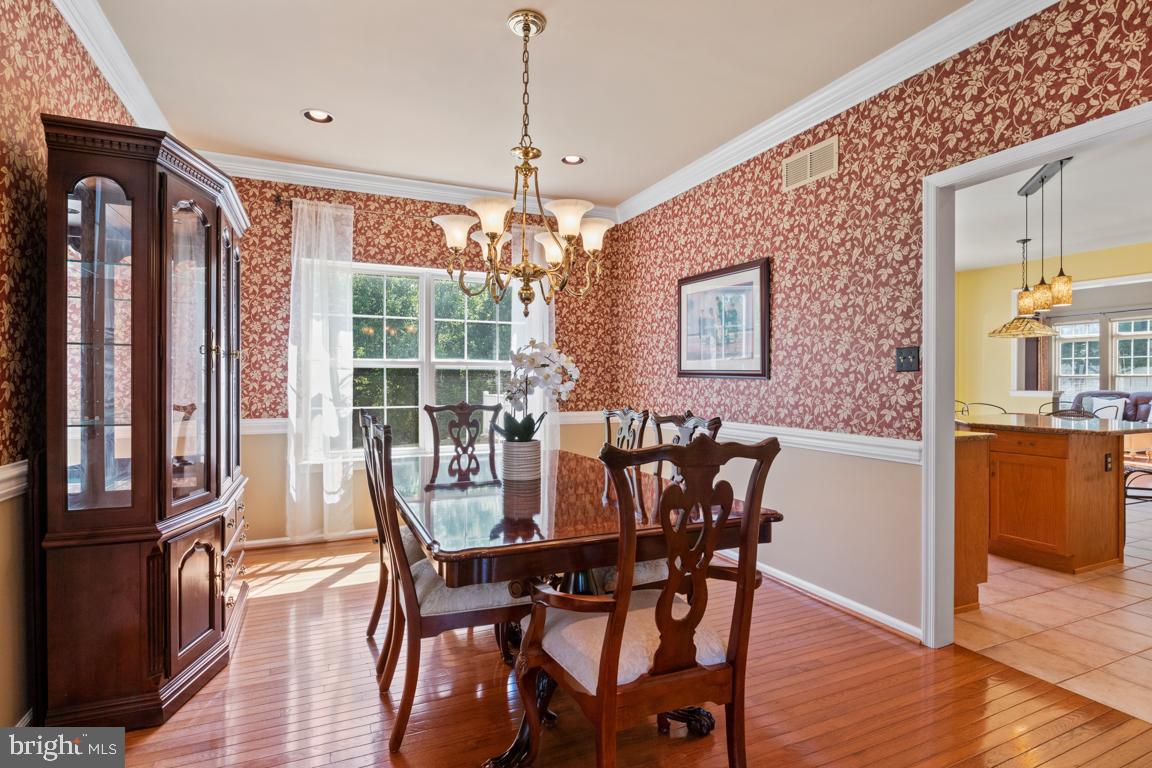 WOODED GLEN - Residential