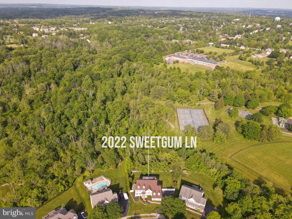 WOODED GLEN - Residential