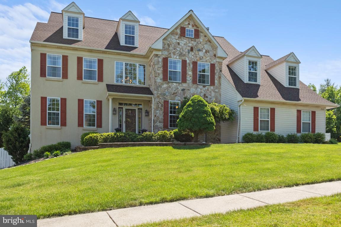 WOODED GLEN - Residential