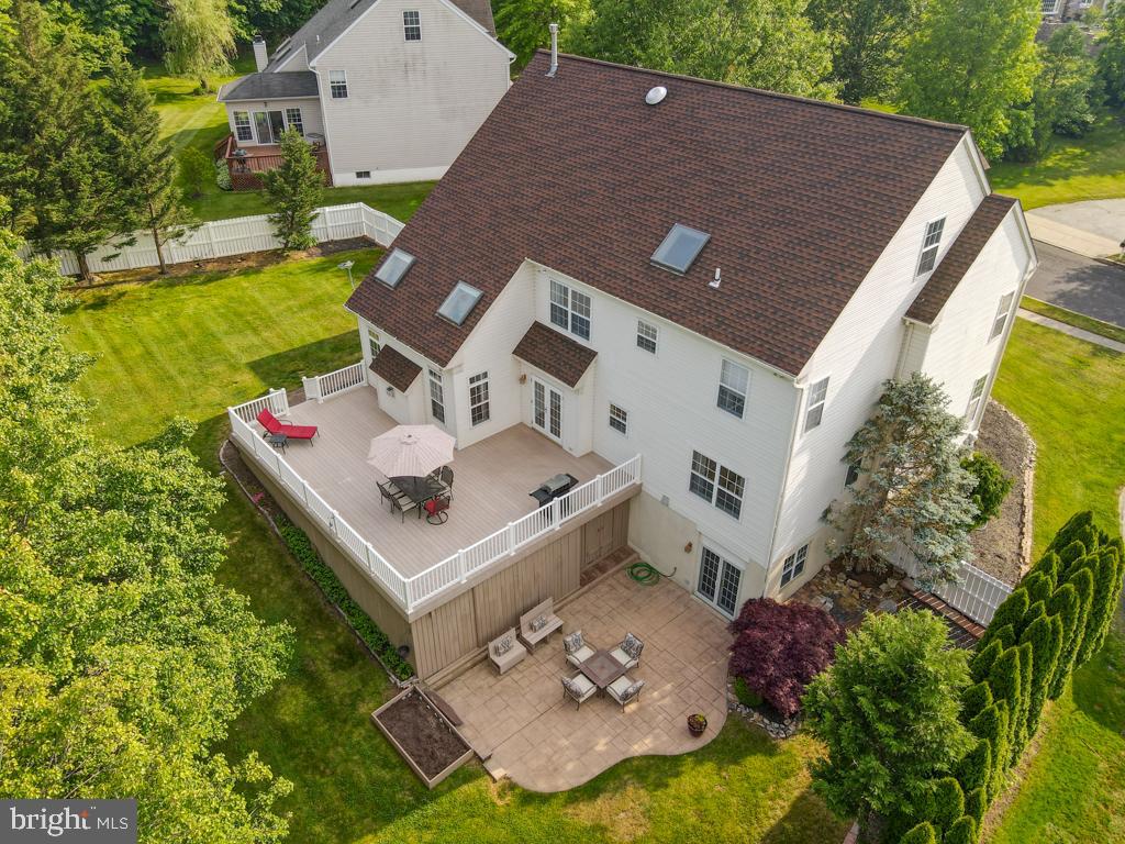 WOODED GLEN - Residential