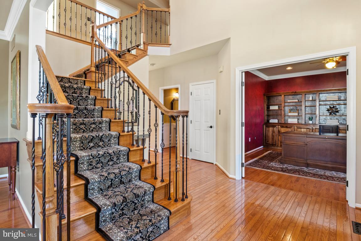 WOODED GLEN - Residential