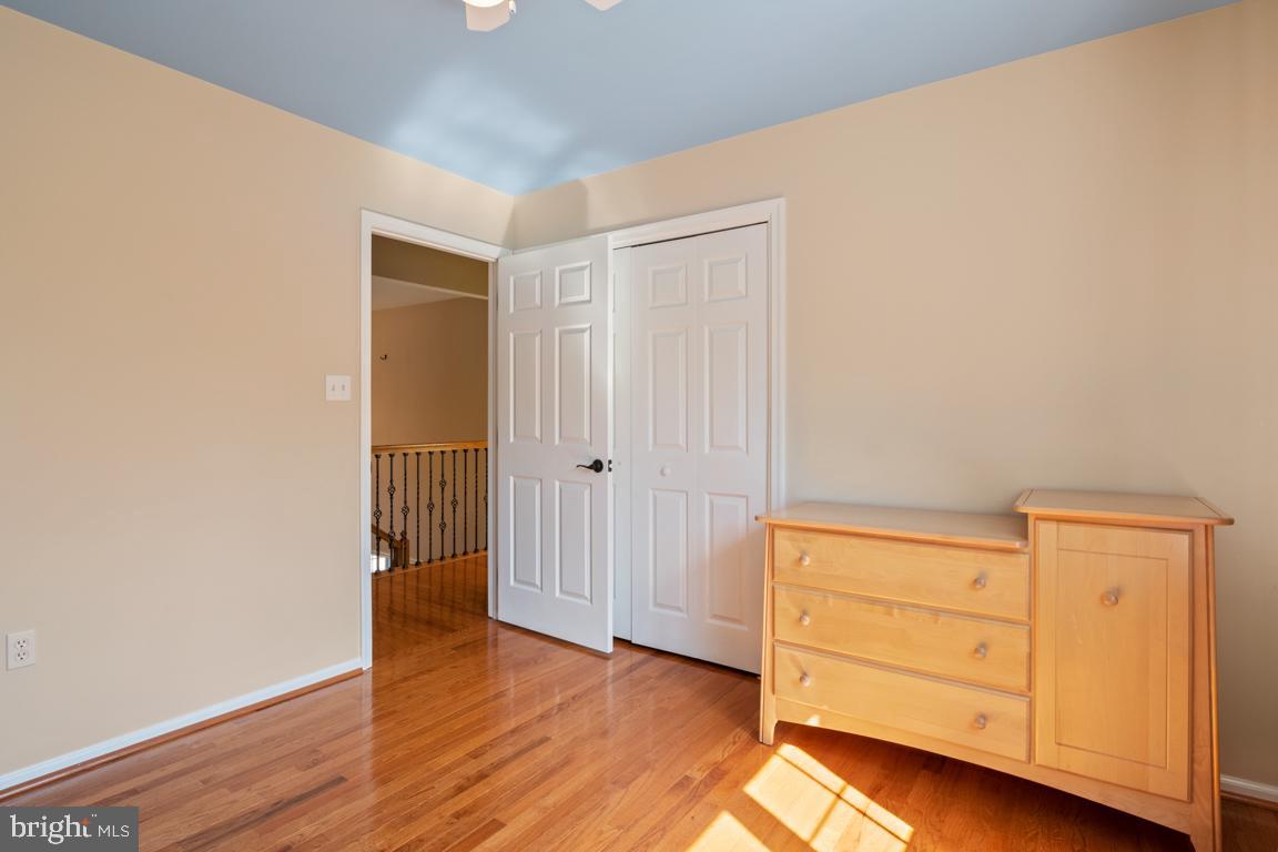 WOODED GLEN - Residential