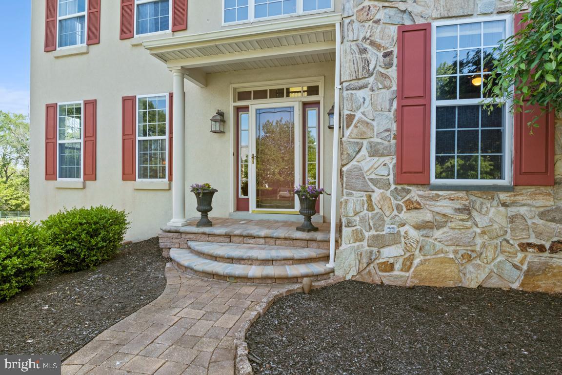 WOODED GLEN - Residential