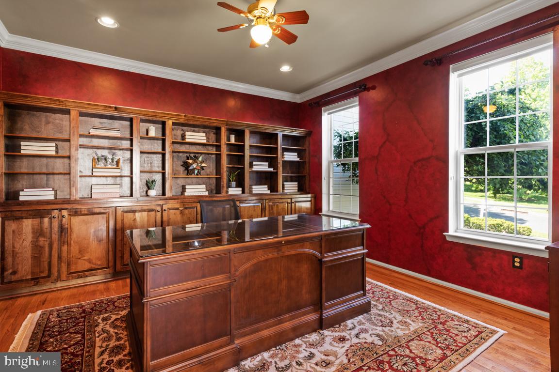 WOODED GLEN - Residential