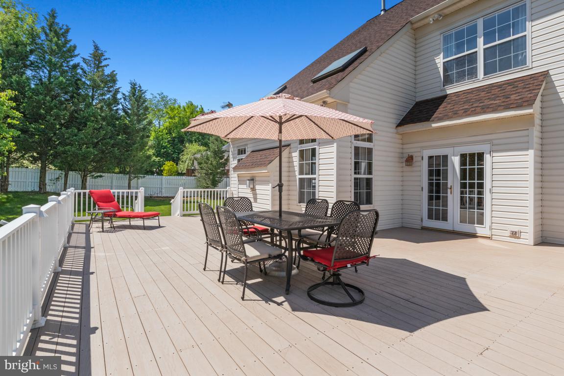 WOODED GLEN - Residential