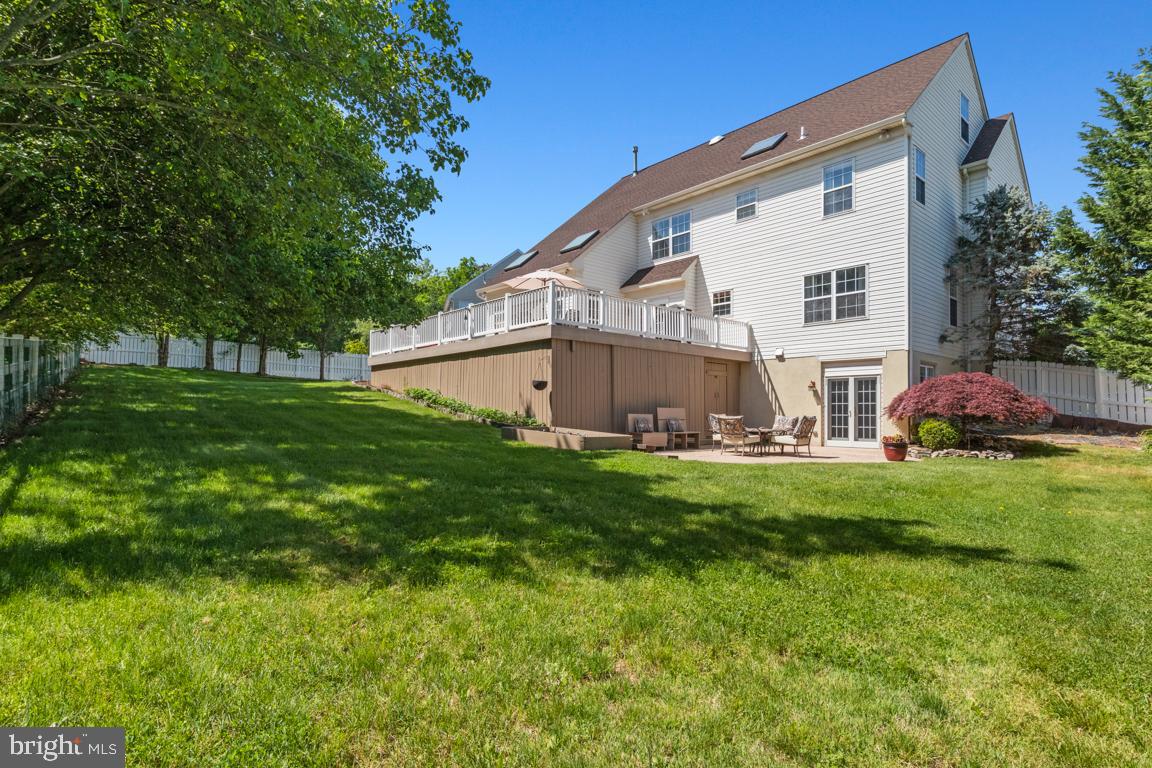 WOODED GLEN - Residential