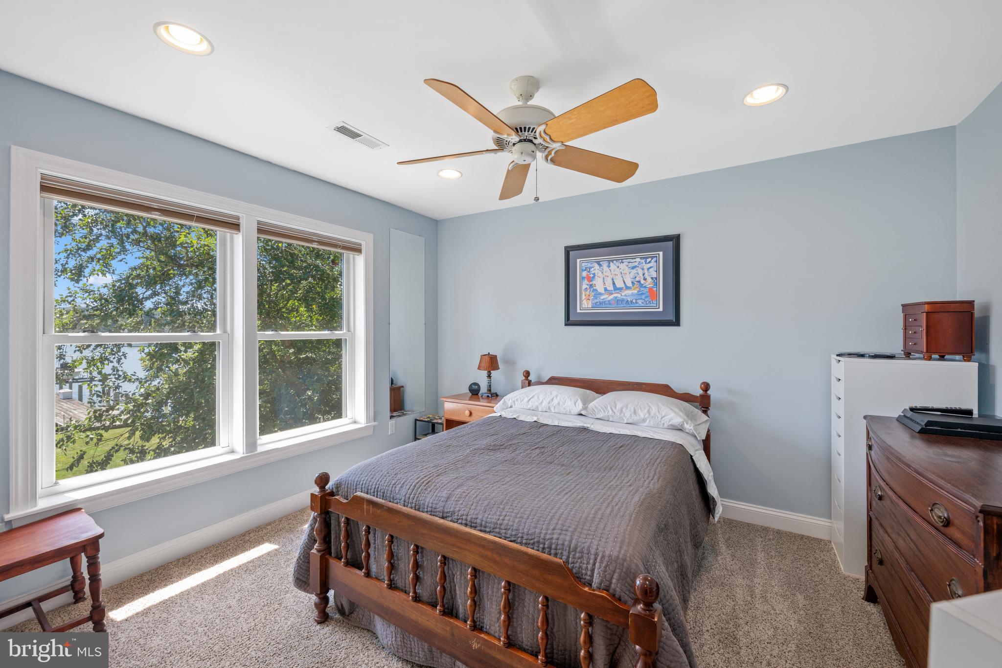 SHADY SIDE - Residential