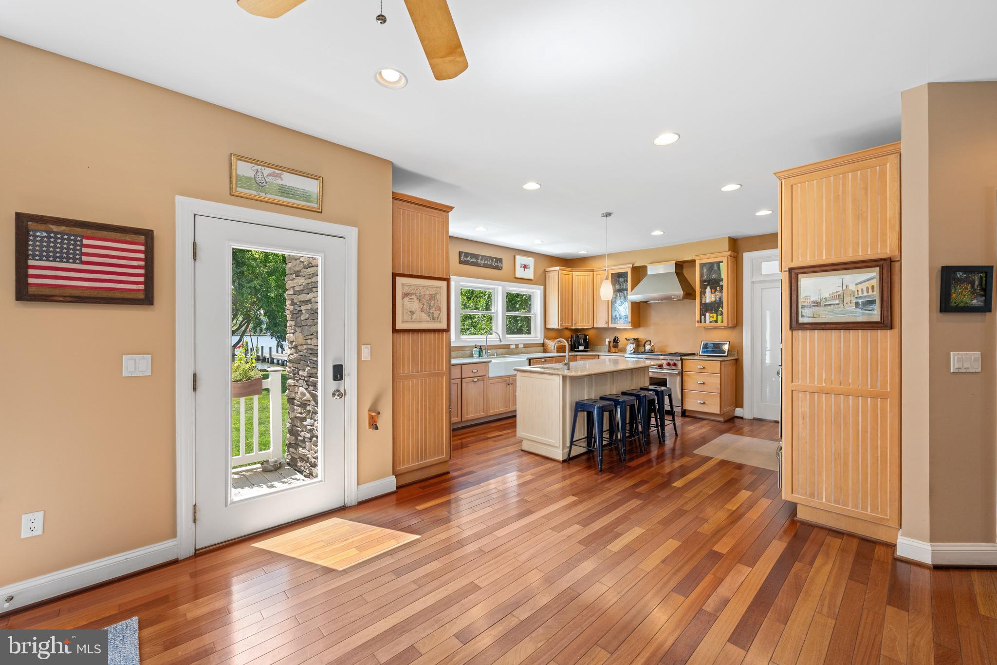 SHADY SIDE - Residential