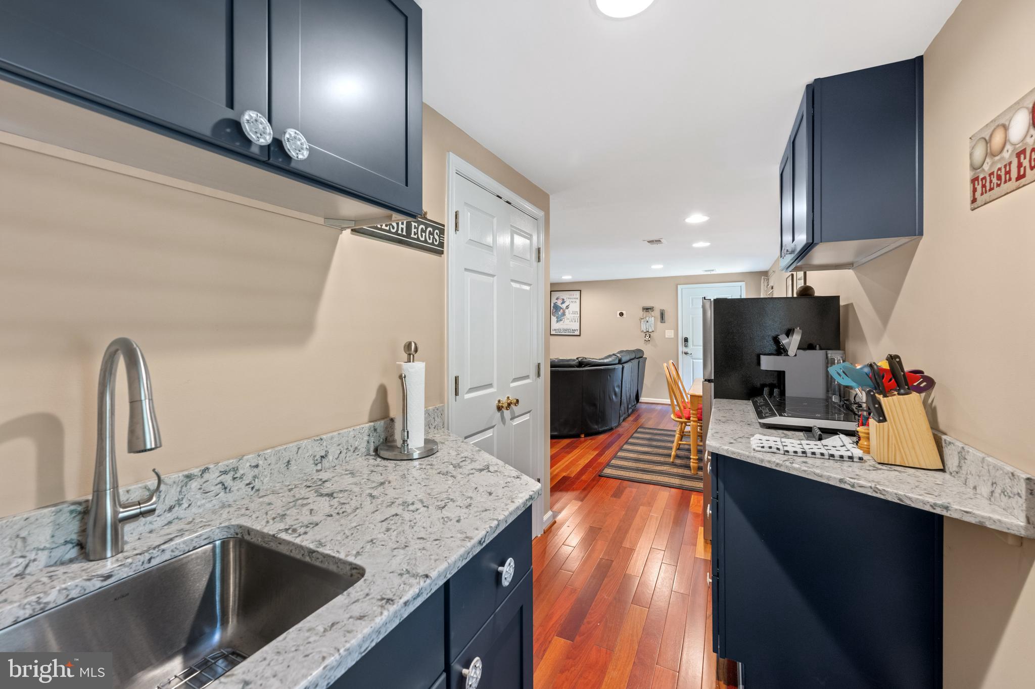 SHADY SIDE - Residential