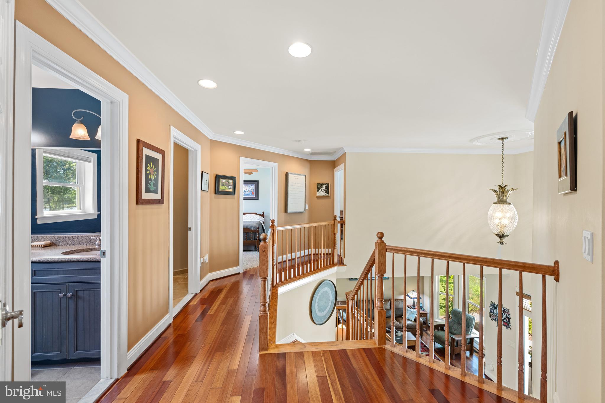 SHADY SIDE - Residential