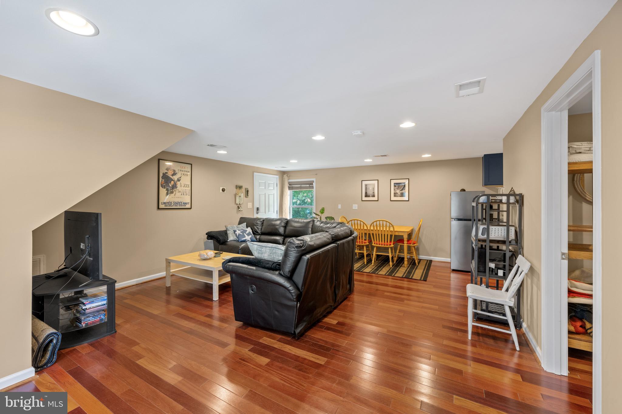 SHADY SIDE - Residential