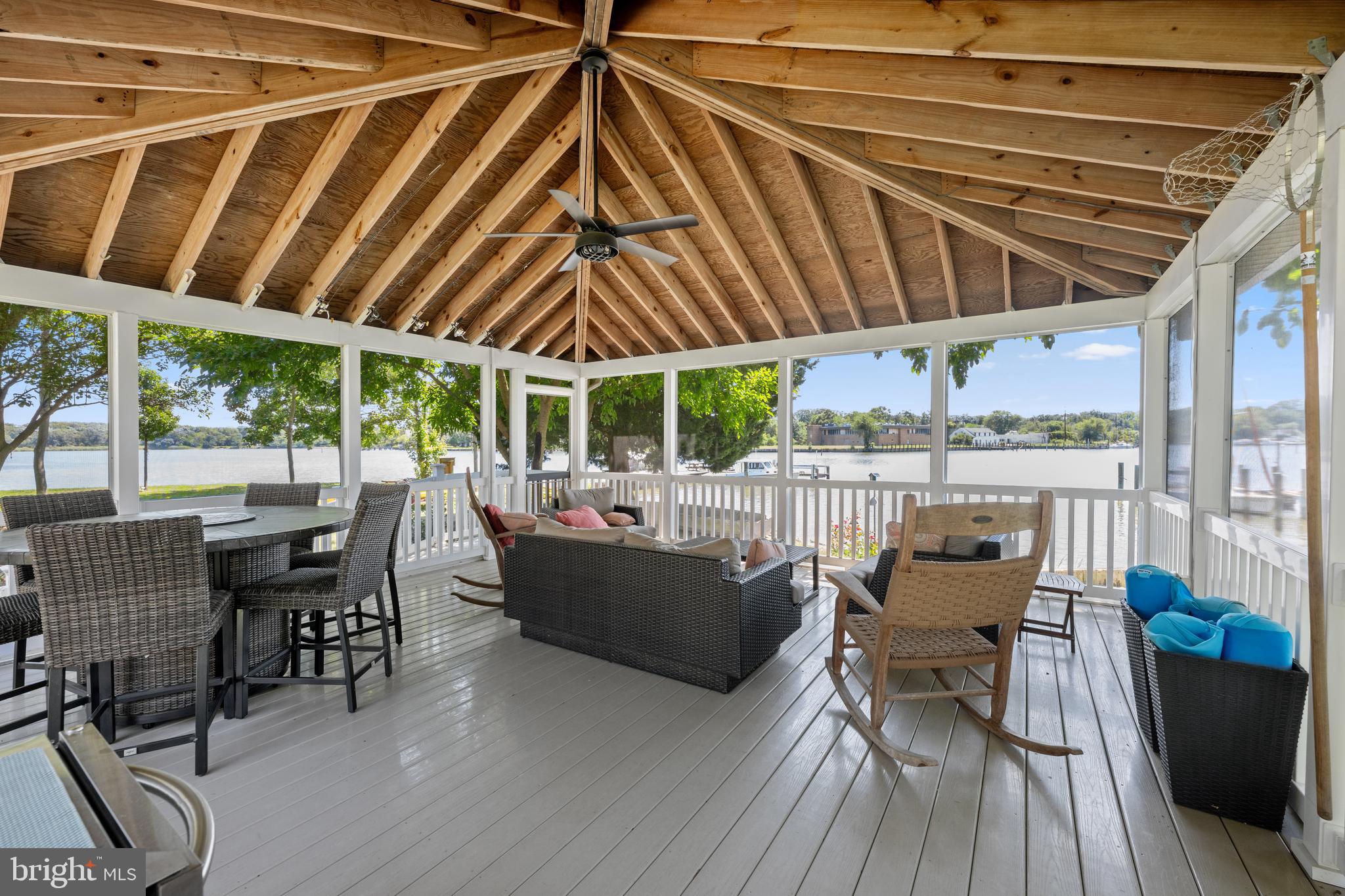 SHADY SIDE - Residential