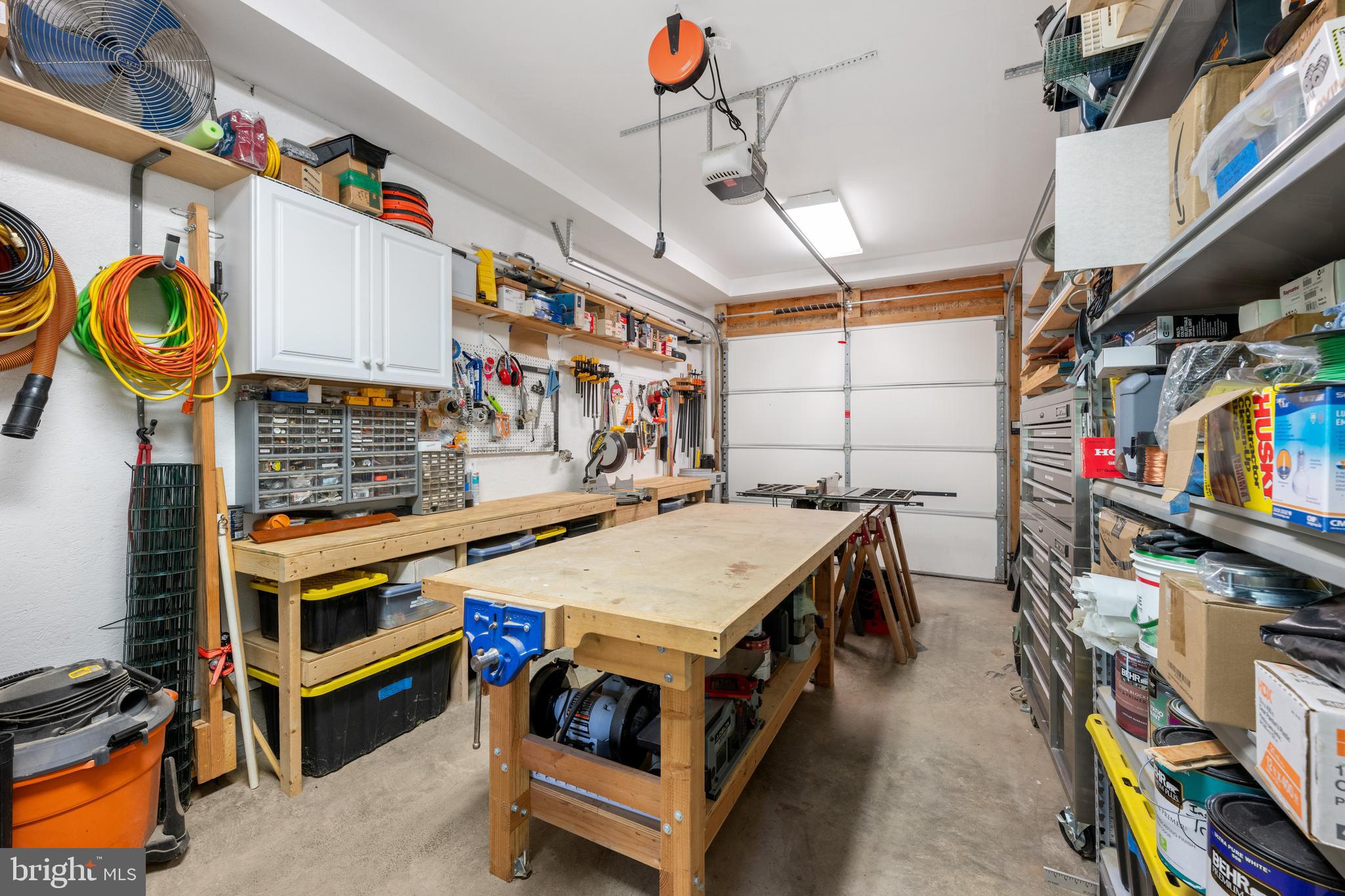 SHADY SIDE - Residential