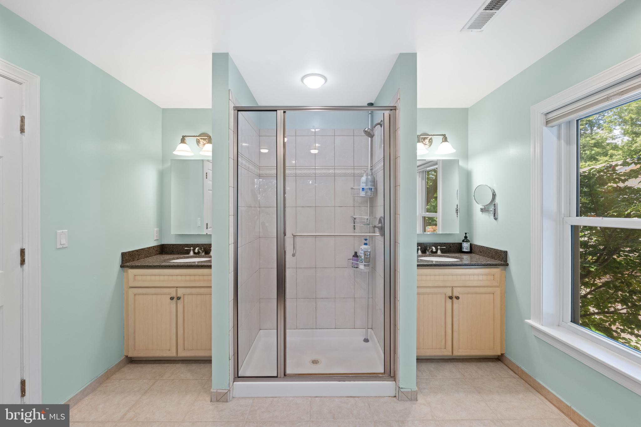 SHADY SIDE - Residential