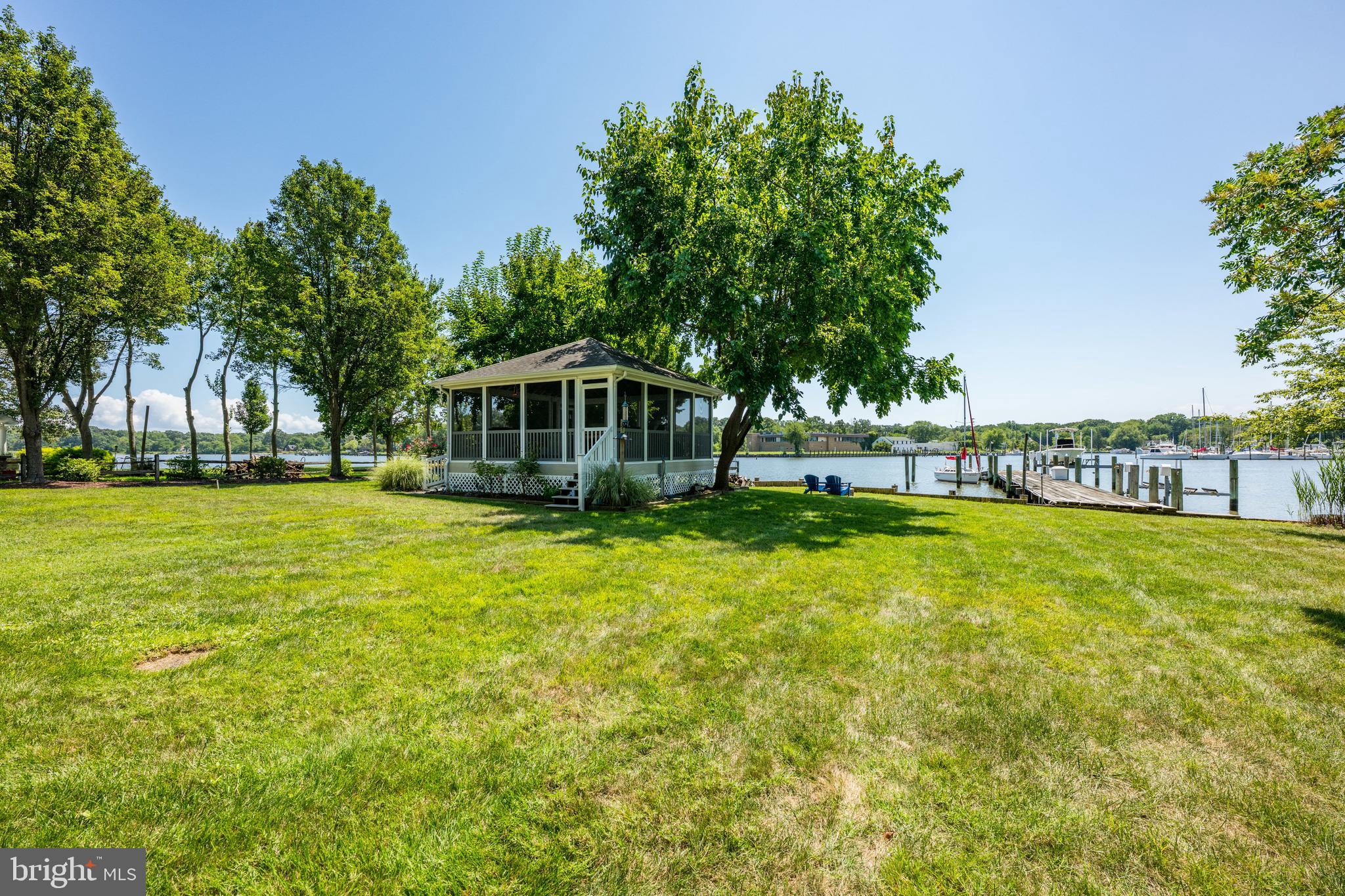 SHADY SIDE - Residential