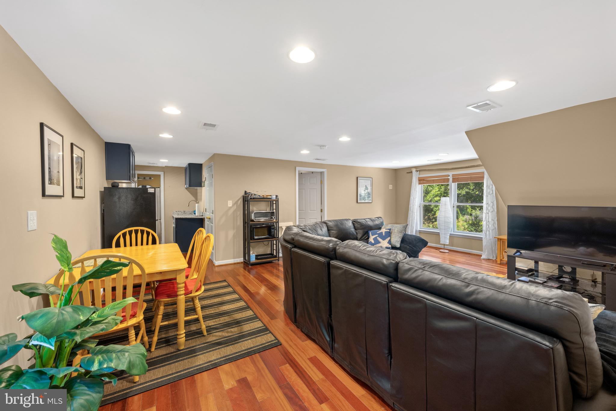 SHADY SIDE - Residential