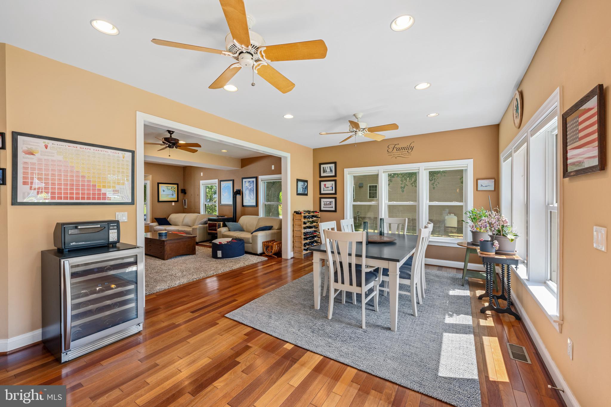 SHADY SIDE - Residential