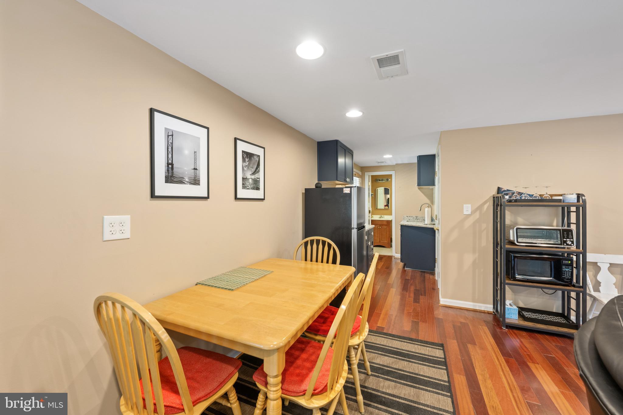 SHADY SIDE - Residential