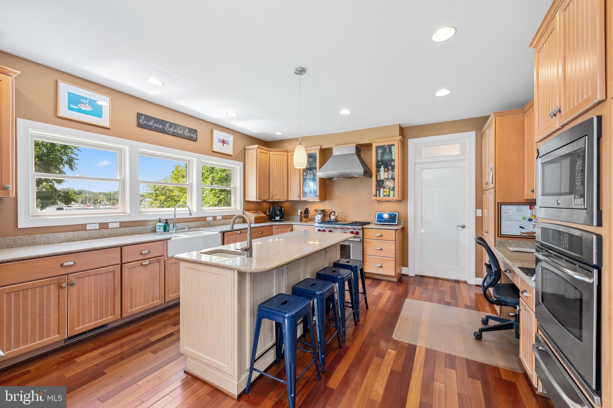 SHADY SIDE - Residential