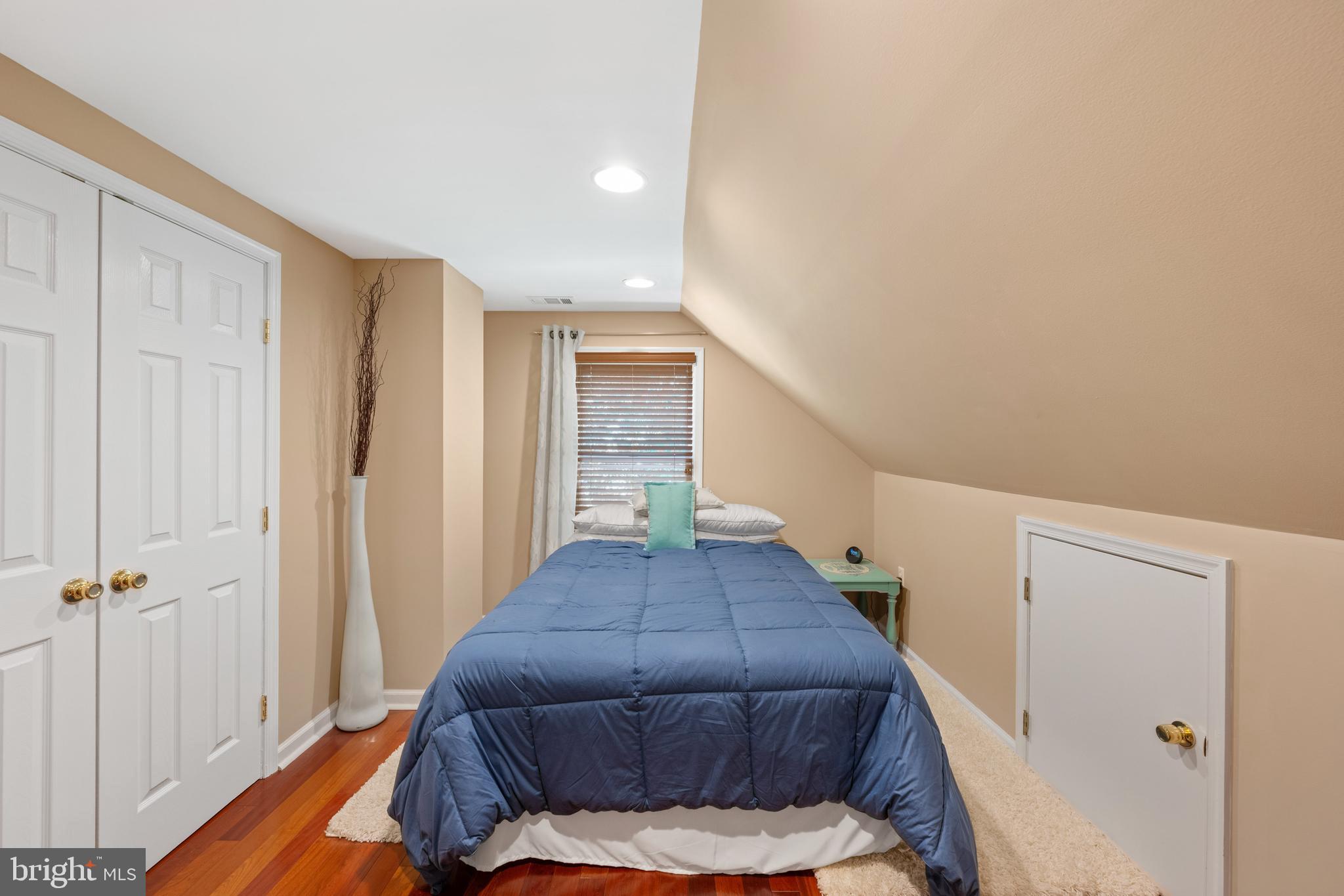 SHADY SIDE - Residential