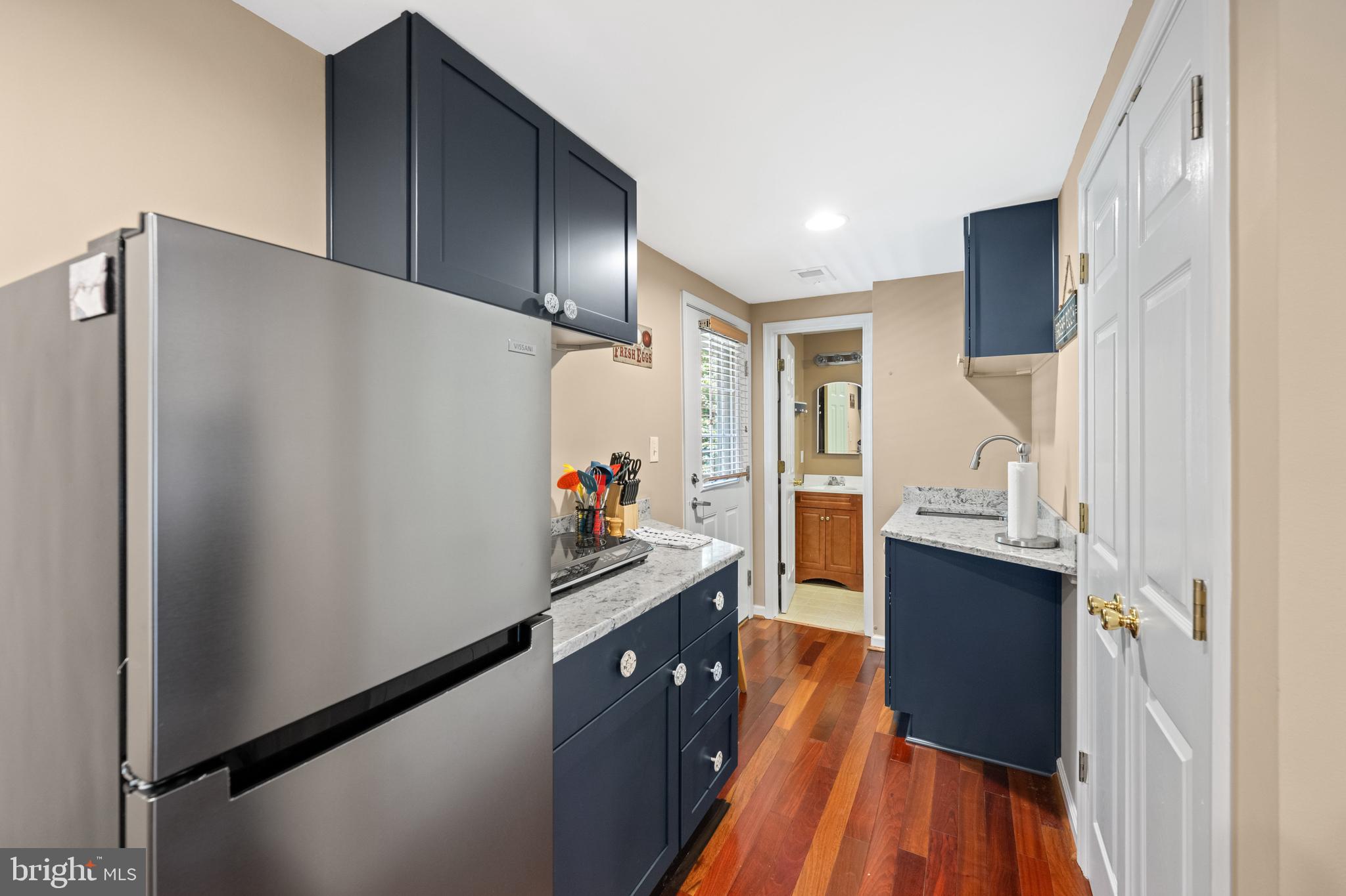 SHADY SIDE - Residential